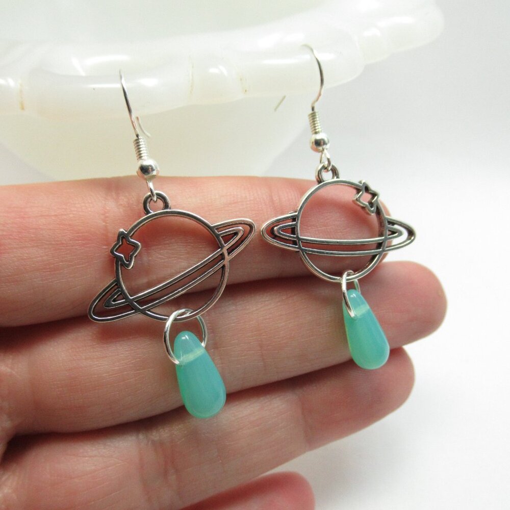 Planet earrings with UG dangles - Picture 5 of 5